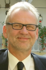 Dr. Hans Mayr,
 Wien